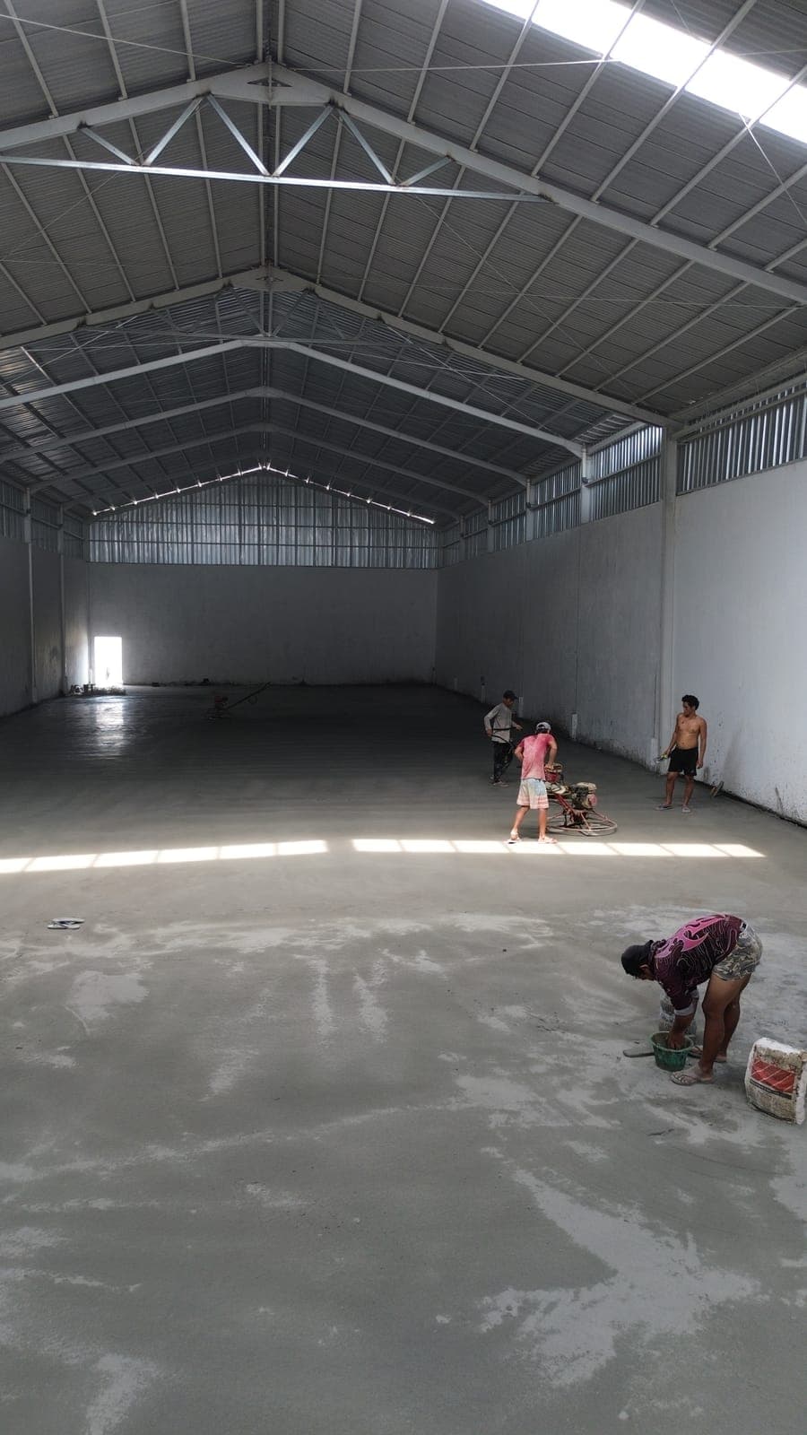 Pengerjaan Lantai Gudang