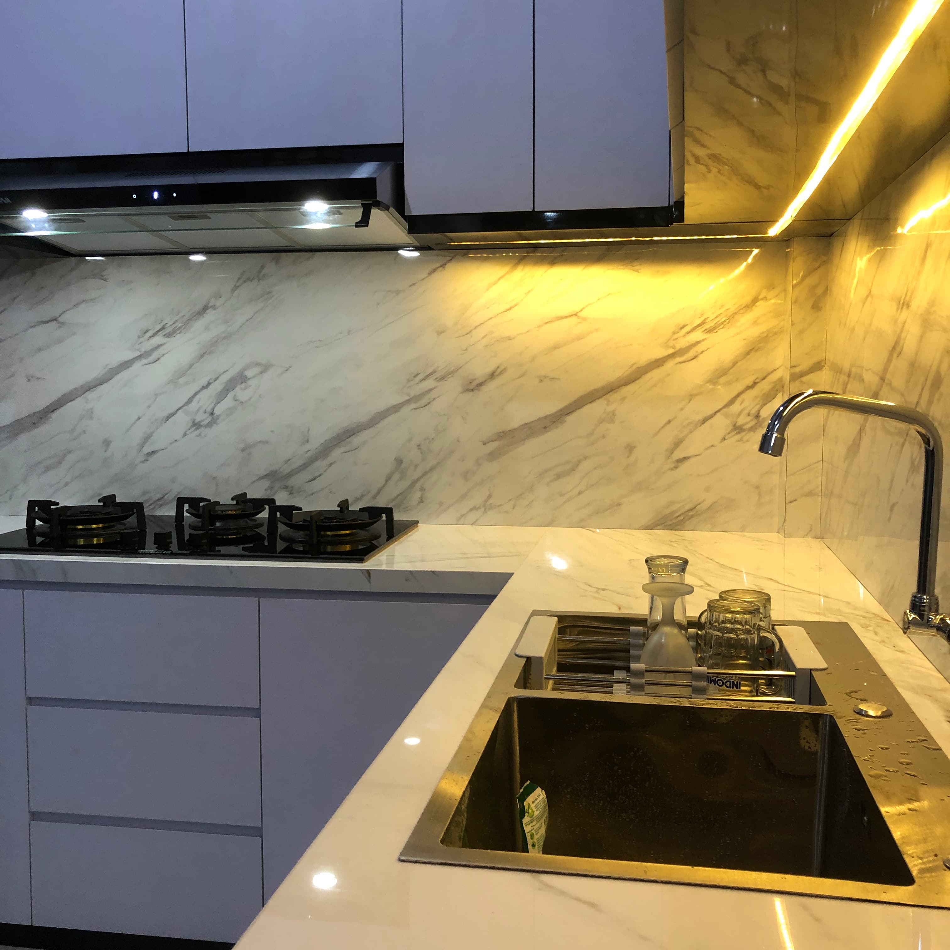 Dapur Marmer Mewah