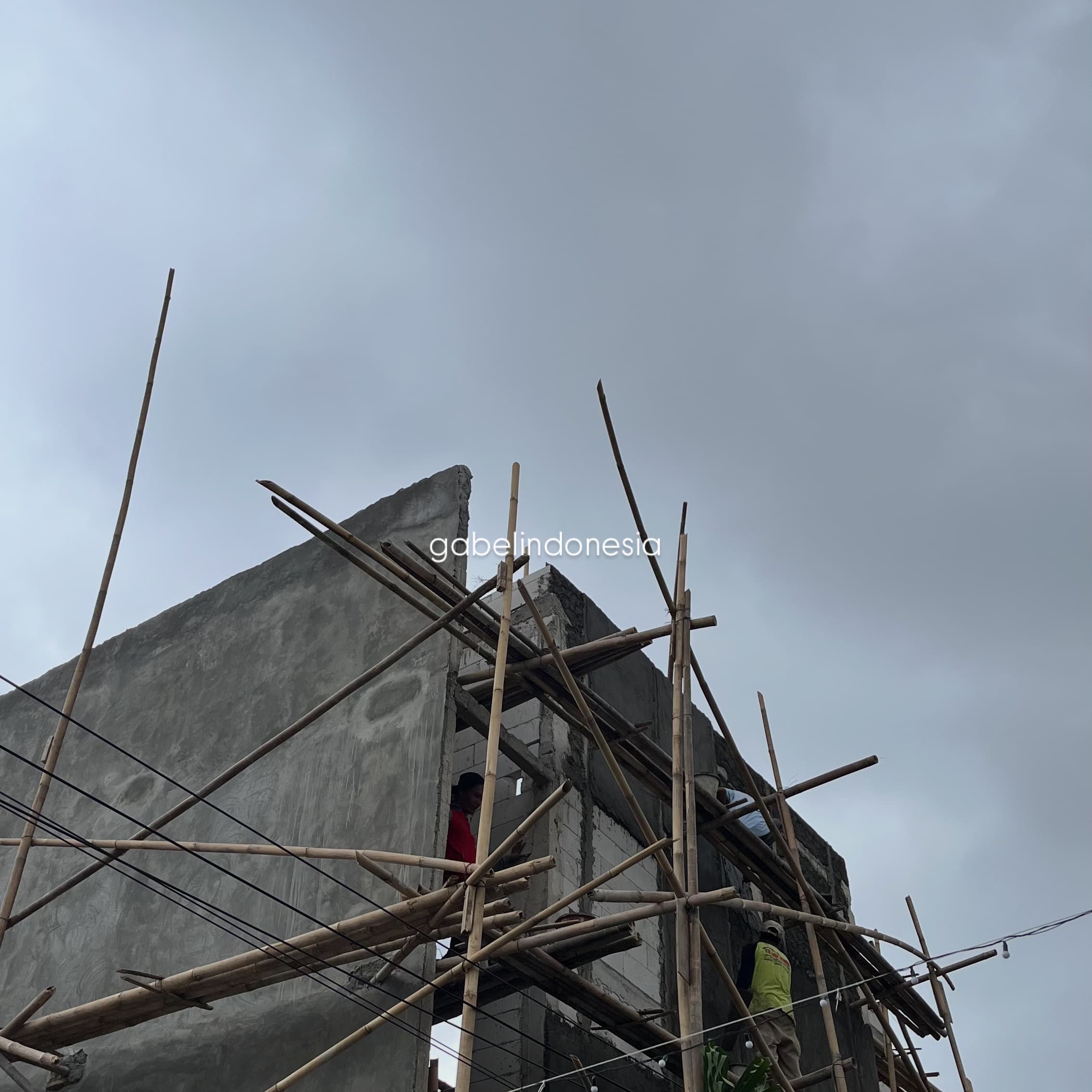 Pembangunan Gedung Dua Lantai